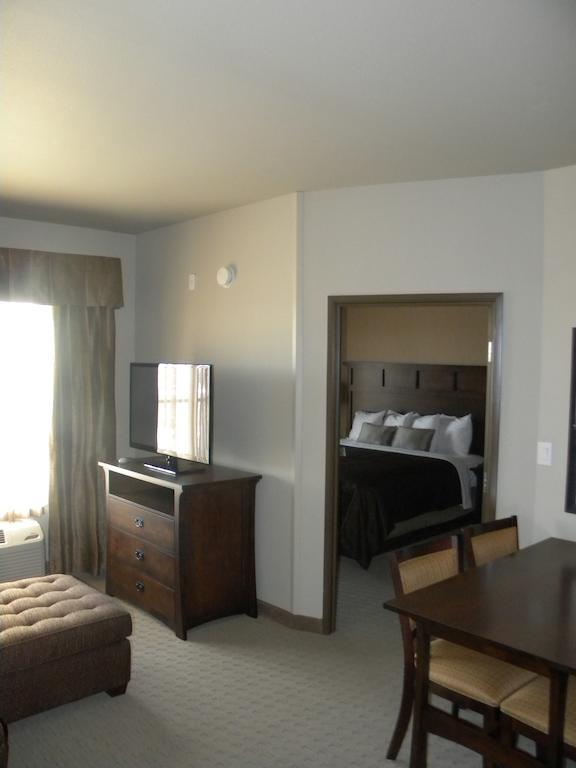 Teddy'S Residential Suites Watford City Luaran gambar