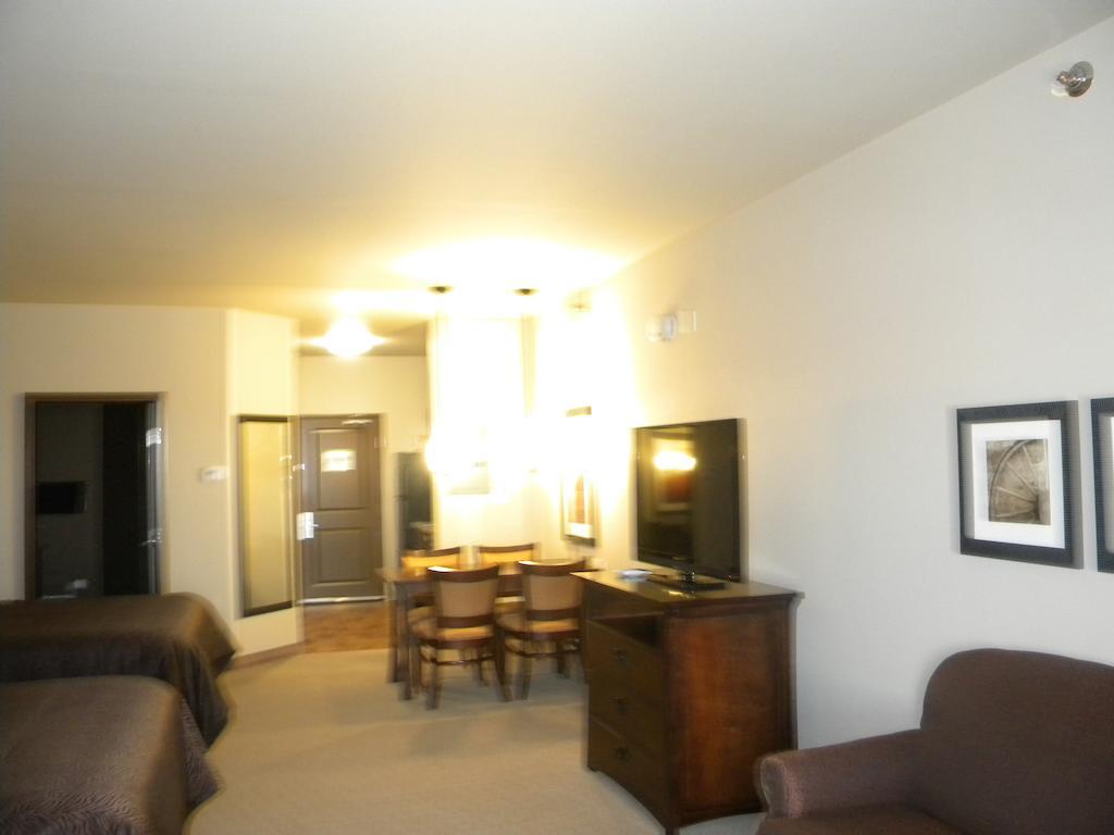 Teddy'S Residential Suites Watford City Luaran gambar