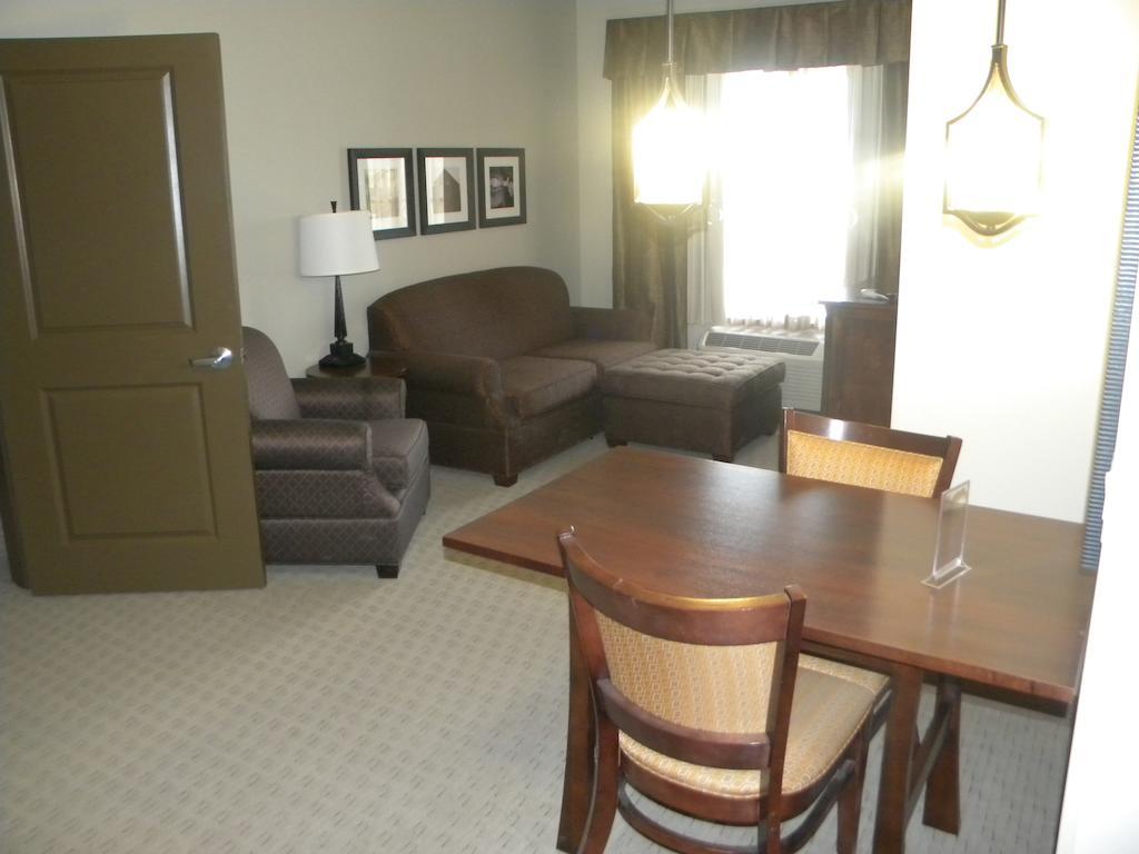 Teddy'S Residential Suites Watford City Luaran gambar