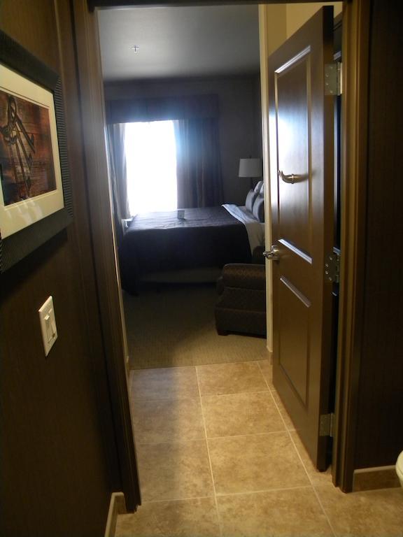 Teddy'S Residential Suites Watford City Luaran gambar