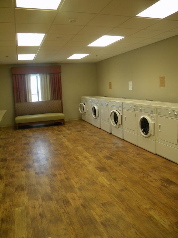 Teddy'S Residential Suites Watford City Luaran gambar