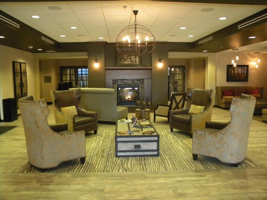 Teddy'S Residential Suites Watford City Luaran gambar