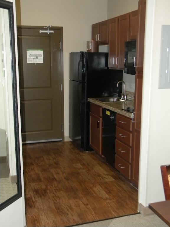 Teddy'S Residential Suites Watford City Luaran gambar