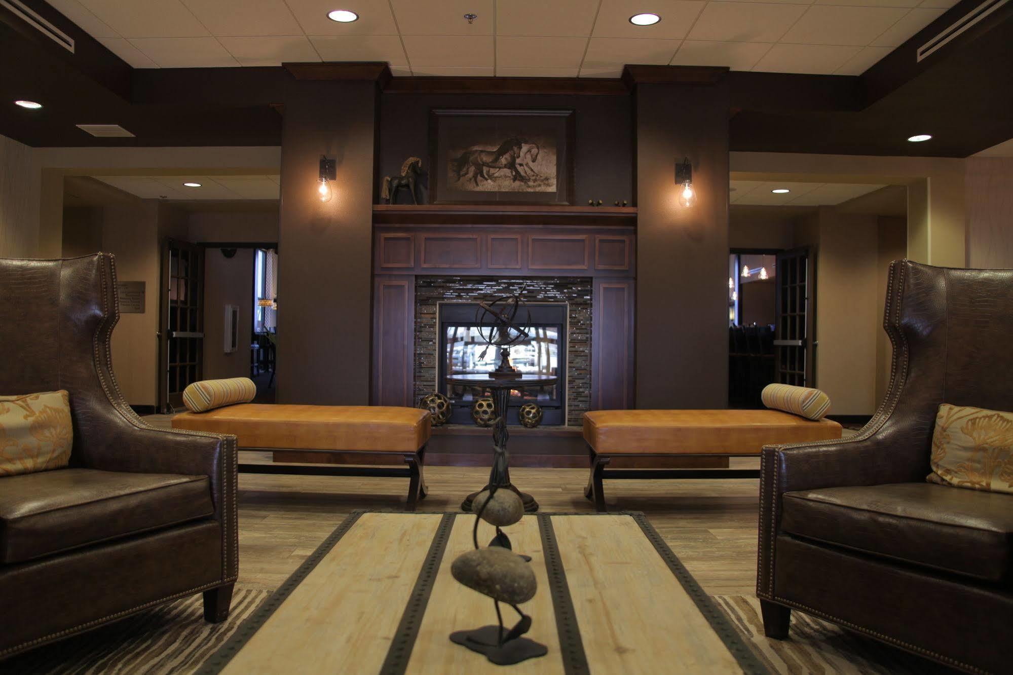Teddy'S Residential Suites Watford City Luaran gambar