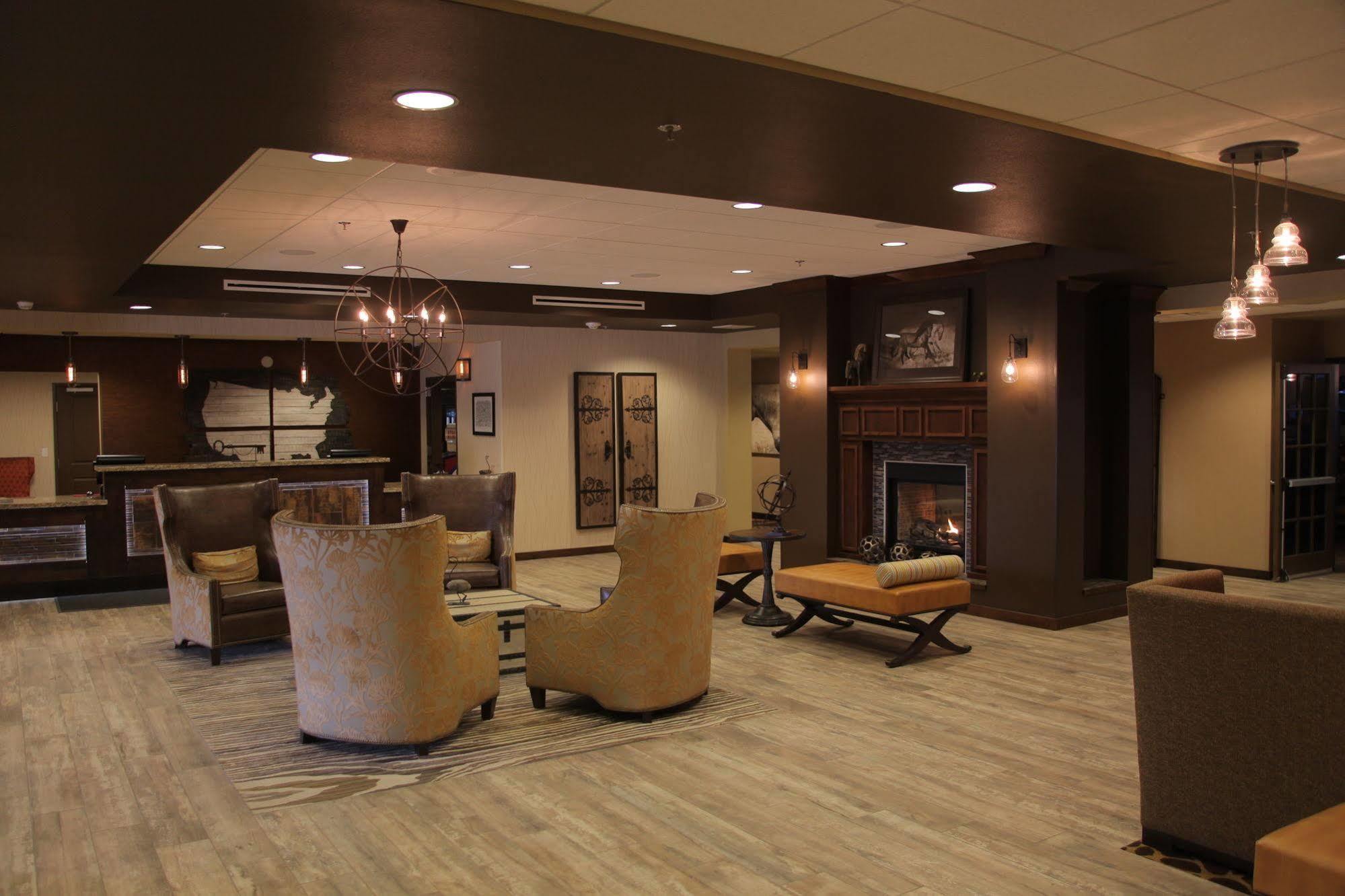 Teddy'S Residential Suites Watford City Luaran gambar
