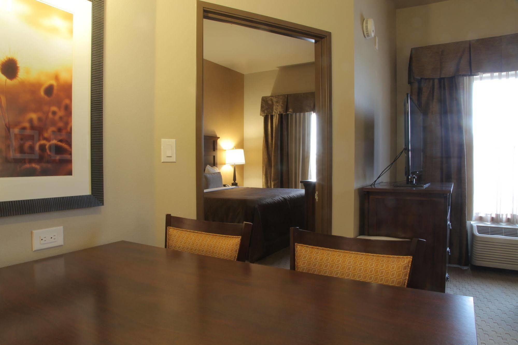 Teddy'S Residential Suites Watford City Luaran gambar