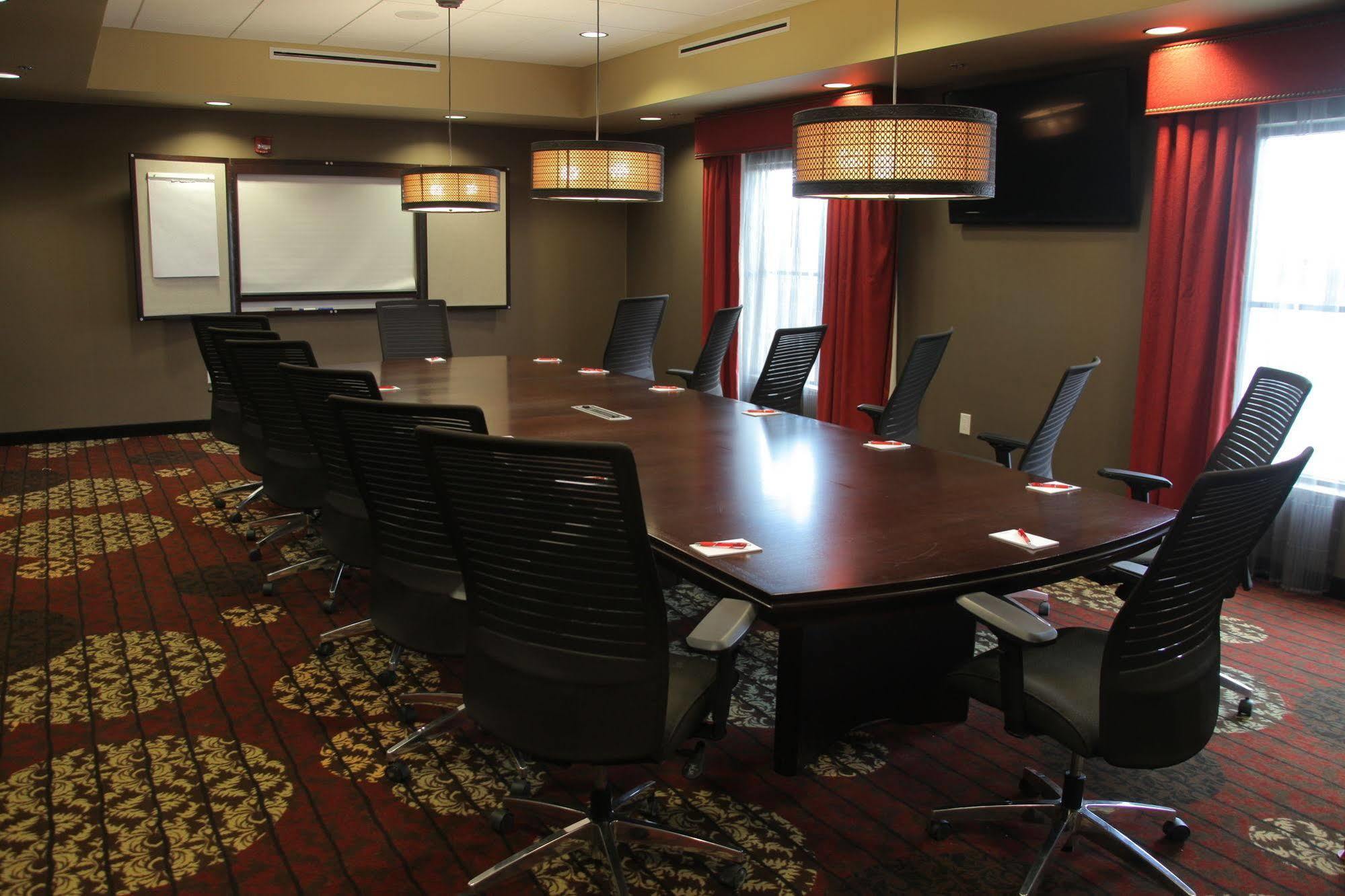 Teddy'S Residential Suites Watford City Luaran gambar